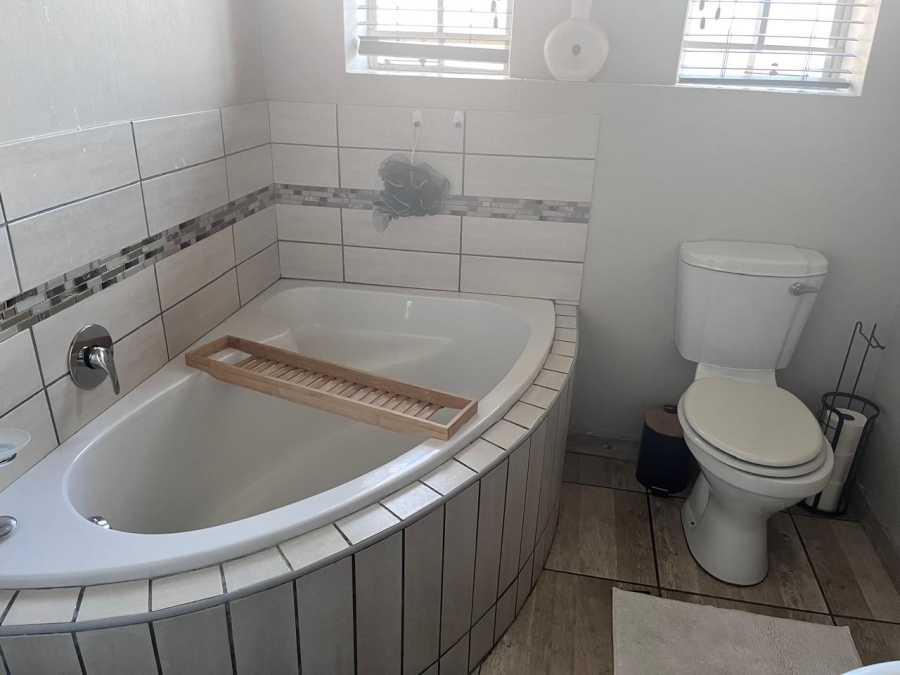 3 Bedroom Property for Sale in Waterval East North West